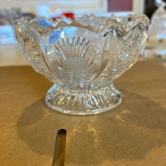 Vintage J.B. Higbee Glass Co., footed sauce dish “paneled thistle” , pre owned - Picture 1 of 4